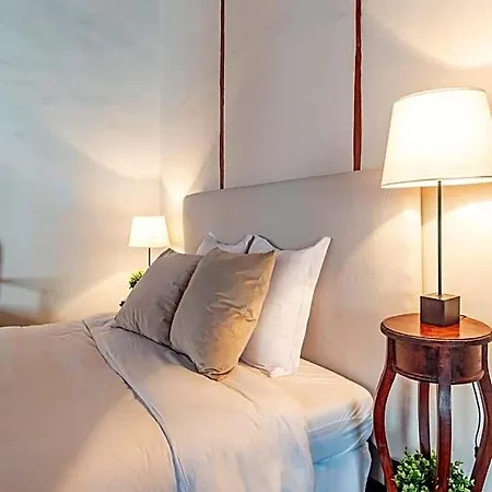 Tizon Hotel *